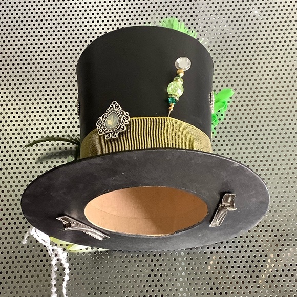 🍒 FEATHER HAT MINI TOP FLOWER GREEN FRINGE BEAD ST PATTY STEAMPUNK BLING BLACK - Picture 7 of 11